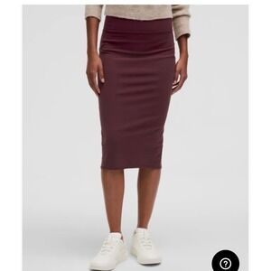 Lululemon Nulu Slim-Fit High Rise midi Skirt in Garnet Size 12 athleisure